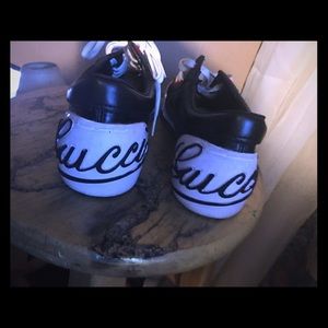 Gucci vintage tennis shoes